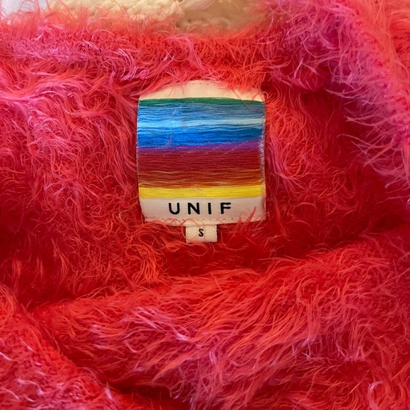 UNIF PINK FUZZY TANK🌸🧠👛🦄🪷. - Picture 5 of 5